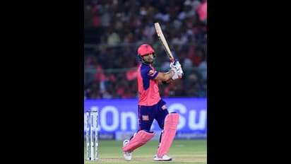 സഞ്ജു, ബട്ലർ, ജയ്സ്വാള് ഫ്ലോപ്; രാജസ്ഥാനെ 141ല് ഒതുക്കി സിഎസ്കെ ബൗളിംഗ് ഷോ, മാനം രക്ഷിച്ചത് പരാഗ്