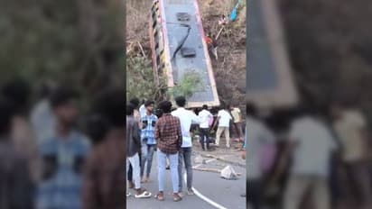 വിനോദയാത്രാ സംഘത്തിൻെറ ബസ് 50 അടി താഴ്ചയിലേക്ക് മറിഞ്ഞ് അപകടം, 6 പേർ മരിച്ചു, 30ലധികം പേർക്ക്; സംഭവം സേലത്ത്