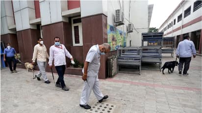 ദില്ലിയിലെ സ്കൂളുകൾക്ക് നേരെ ബോംബ് ഭീഷണി, കുട്ടികളെ ഒഴിപ്പിച്ചു, പരിശോധന