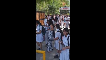 டெல்லியில் 100 பள்ளிகளுக்கு வெடிகுண்டு மிரட்டல் விடுக்கப்பட்டதால் .. மத்திய உள்துறை அமைச்சகம் விளக்கம்.. 