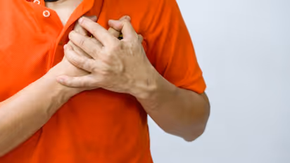 ശരീരം കാണിക്കുന്ന ഈ സൂചനകളെ അവഗണിക്കരുത്, ഹൃദയാഘാതമാകാം