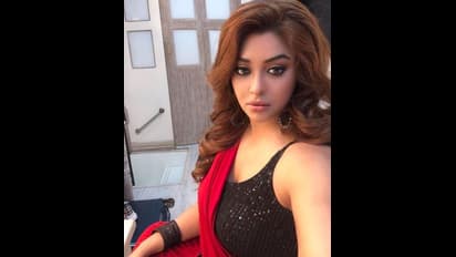 ಒಂದು ಕೈಯಲ್ಲಿ ಪ್ಯಾಂಟ್ ಜಿಪ್‌, ಮತ್ತೊಂದು ಕೈ ನನ್ನ ಡ್ರೆಸ್‌ ಒಳಗಿತ್ತು; ನಿರ್ದೇಶಕನ ಕರಾಳ ಮುಖ ಬಿಚ್ಚಿಟ್ಟ ನಟಿ