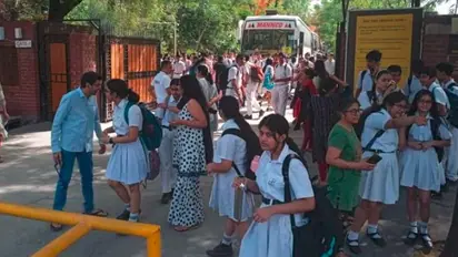 ದೇಶದಾದ್ಯಂತ ಬಾಂಬ್‌ ಬೆದರಿಕೆ ಬೆನ್ನಲ್ಲೇ ಬೆಂಗಳೂರಿನ ಖಾಸಗಿ ಶಾಲೆಗೆ ಮಧ್ಯರಾತ್ರಿ ಬಾಂಬ್ ಬೆದರಿಕೆ