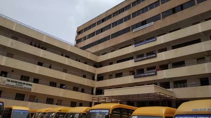 1 ವರ್ಷದ ಶುಲ್ಕ ಕಟ್ಟಿದರಷ್ಟೇ ವರ್ಗಾವಣೆ ಪ್ರಮಾಣ ಪತ್ರ: ಆಕ್ಸ್‌ಫರ್ಡ್‌ ಶಾಲೆ ವಿರುದ್ಧ ದೂರು