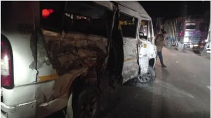 ജമ്മുകശ്മീരിൽ മലയാളി വിനോദയാത്രാ സംഘം അപകടത്തിൽപ്പെട്ടു; യുവാവിന് ദാരുണാന്ത്യം,14 പേർക്ക് പരിക്ക്   