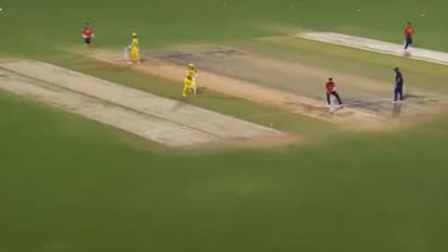 അവസാന ഓവറില് സിംഗിളോടാന് വിസമ്മതിച്ച് ധോണി, ഡബിള് ഓടി തിരിച്ചെത്തി ഡാരില് മിച്ചല്