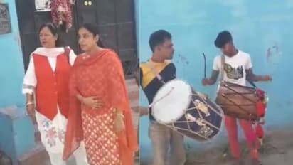 മകൾ വിവാഹമോചിതയായാൽ എന്താണ് കുഴപ്പം? ബാൻഡ് മേളത്തോടെ വീട്ടിലേക്ക് ആനയിച്ച് അച്ഛൻ, വീഡിയോ വൈറൽ