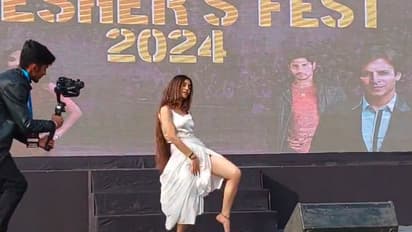 ಕಾಲೇಜು ವೇದಿಕೆಯಲ್ಲಿ ವಿದ್ಯಾರ್ಥಿನಿಯ ಚೋಲಿ ಕೆ ಪೀಚೆ ಡ್ಯಾನ್ಸ್, ಕಮೆಂಟ್ಸ್‌ನಿಂದ ಶಿಕ್ಷಣ ಸಂಸ್ಥೆ ತಬ್ಬಿಬ್ಬು!