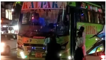 സ്റ്റോപ്പുകളിൽ നിന്ന് ആളെക്കയറ്റുന്നു, തോന്നിയ പോലെ ടിക്കറ്റ്; അന്തർസംസ്ഥാന സ്വകാര്യ ബസുകൾക്കെതിരെ കെഎസ്ആർടിസി