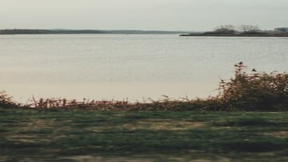 ಮೋಜಿಗಾಗಿ ವೈದ್ಯಕೀಯ ವಿದ್ಯಾರ್ಥಿಯನ್ನು ಕೆರೆ ತಳ್ಳಿದ ಗೆಳೆಯ, ನಿಷ್ಕ್ರೀಯಗೊಂಡಿತು ಮೆದಳು!