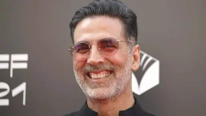 പരക്കെ പൊട്ടിയത് നാല് പടങ്ങള്: അവരുടെ പ്രതിഫലം ആദ്യം കൊടുക്കൂ, എനിക്ക് പിന്നെ മതിയെന്ന് അക്ഷയ് കുമാര്