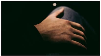 മെട്രോയിൽ വെച്ച്  ഒരാൾ ഉപദ്രവിച്ചെന്ന് 16 വയസുകാരന്‍റെ സോഷ്യൽ മീഡിയ പോസ്റ്റ്, നടപടിയെടുക്കാനൊരുങ്ങി  പൊലീസ് 