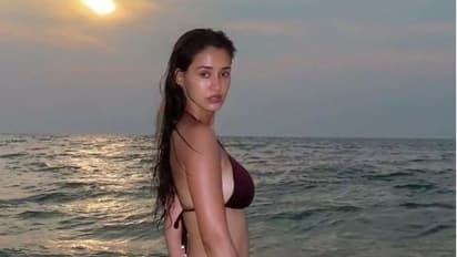 ప్రభాస్ తో చేస్తున్నా బికినీ ఫొటో షూట్స్ కు బ్రేక్ ఇవ్వలా..ఎక్కడ చూసినా ఈ ఫొటోలే