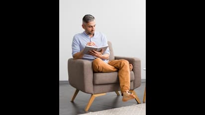 Do You Know: रोजाना कितने घंटे बैठना और कितने घंटे खड़े रहना चाहिए?