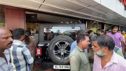 തിരൂരിൽ കാര് നിയന്ത്രണം വിട്ട് തുണിക്കടയിലേക്ക് പാഞ്ഞുകയറി; അപകടത്തിൽ കുട്ടികളടക്കം 6 പേര്ക്ക് പരിക്ക്