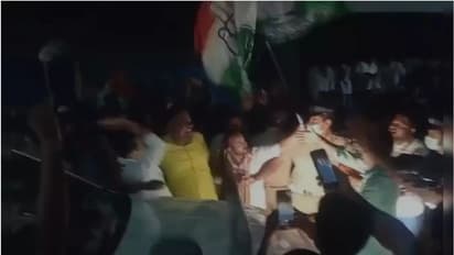 തോളില് കൈയിട്ട് ചിത്രമെടുക്കാന് ശ്രമിച്ച പ്രാദേശിക നേതാവിനെ തല്ലി ഡികെ ശിവകുമാര്- വീഡിയോ