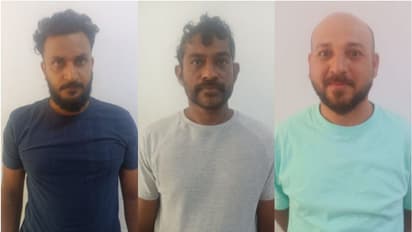 ഹോട്ടലുടമയായ സ്ത്രീയെയും ജോലിക്കാരെയും ആക്രമിച്ചു, ഫർണിച്ചർ അടിച്ചുതകർത്തു; മൂന്ന് പേർ അറസ്റ്റിൽ