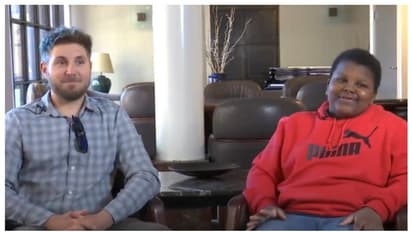 യാചകനെന്ന് തെറ്റിദ്ധരിച്ചു; കോടീശ്വരന് ഭിക്ഷ നല്കി ഒമ്പത് വയസുകാരന്, പിന്നീട് സംഭവിച്ചത്