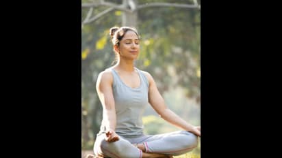 ঘুমানোর আগে ধ্যান করলে কী হয়? জেনে নিন এর কিছু ম্যাজিকাল উপকারিতা