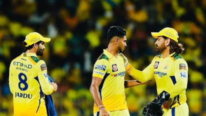 எம்.எஸ்.தோனி மற்றும் சிஎஸ்கேயின் எதிர்காலம் என்ன? ஐபிஎல் 2025ல் சிஎஸ்கே தக்க வைக்கும் வீரர்கள் யார் யார்?