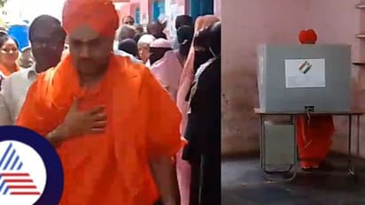 ಲೋಕಸಭಾ ಚುನಾವಣೆ 2024: ಕೊಪ್ಪಳ ಗವಿಸಿದ್ದೇಶ್ವರ ಶ್ರೀಗಳಿಂದ ಮತದಾನ