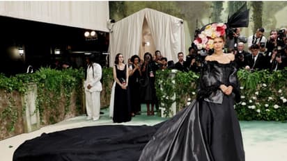 ಮೆಟ್ ಗಾಲಾ ಫ್ಯಾಶನಿಸ್ಟಾಗಳ ಲುಕ್ ನೋಡಿ ಉರ್ಫಿಗೊಂದು ಚಾನ್ಸ್ ಕೊಡಬೇಕಿತ್ತು ಅಂತಿದಾರೆ ನೆಟಿಜನ್ಸ್!