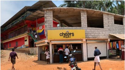 സ്റ്റോപ്പ് മെമ്മോ നല്കിയ കെട്ടിടത്തില് കടകള് തുറന്നു; പൊളിച്ചുനീക്കാന് ഉത്തരവിട്ട് പഞ്ചായത്ത്