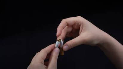 പുകവലിയെ പുകഴ്ത്തി യുവതി, കുറിക്ക് കൊള്ളുന്ന മറുപടി പോസ്റ്റുമായി ഡോക്ടര്, ഏറ്റെടുത്ത് നെറ്റിസൺസ്