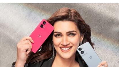 சூப்பர் ஸ்பீடு சார்ஜிங்... லேட்டஸ்ட் பிராசஸர்... போட்டியை அடிச்சு நொறுக்கும் மோட்டோரோலா எட்ஜ் 50 ஃபியூஷன்!