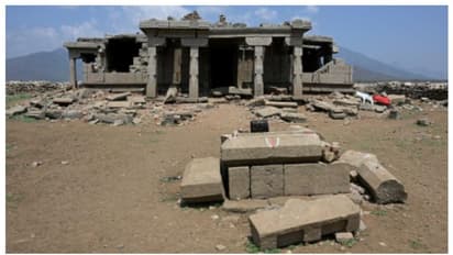 ഭവാനി സാഗര് ഡാമും വറ്റി; ഉയര്ന്നുവന്നത് 750 വര്ഷം പഴക്കമുള്ള ക്ഷേത്രം