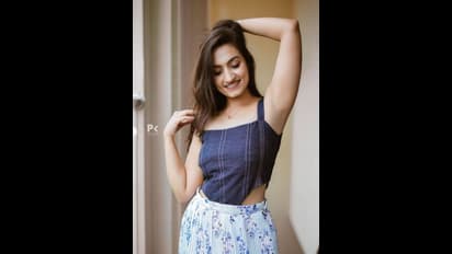 ಚಡ್ಡಿ ಗಿಡ್ಡಿ ಹಾಕಿದ್ರೆ ಹುಡುಗಿ ತರ ಇರ್ತಿಯಾ, ಸೀರೆ-ಸೆಲ್ವಾರ್ ಎಲ್ಲಾ ಆಂಟಿಗಳಿಗೆ; ಸೀತಾ ಕಾಲೆಳೆದ ನೆಟ್ಟಿಗರು!  