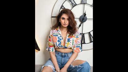 ಪ್ಯಾಂಟ್ ಬಟನ್ ಬಿಚ್ಚಿ ಪೋಸ್ ಕೊಟ್ಟ ರಾಗಿಣಿ ದ್ವಿವೇದಿ: ತುಪ್ಪದ ಬೆಡಗಿ ಹಾಟ್‌ನೆಸ್‌ಗೆ ಫ್ಯಾನ್ಸ್ ಫಿದಾ!