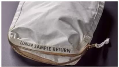 നീല്‍ ആംസ്ട്രോങ്ങിന്‍റെ 'മൂൺ റോക്ക് ബാഗ്' യുവതി വാങ്ങിയത് 83,000 രൂപയ്ക്ക്; ലേലത്തിൽ ലഭിച്ചത് 15 കോടി  