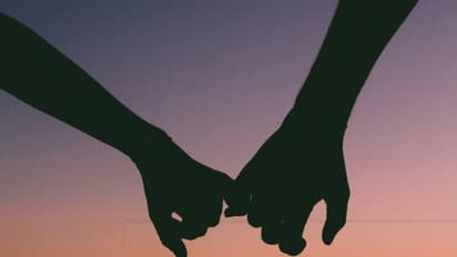 ಮನೆಯಲ್ಲಿದ್ದ 1 ಕೋಟಿ ಕದ್ದು ಲವರ್ ಜೊತೆ ಪರಾರಿಯಾದ ಮಗಳು : ತಿಂಗಳ ಬಳಿಕ ದೂರು ನೀಡಿದ ಬೆಂಗಳೂರಿನ ಉದ್ಯಮಿ