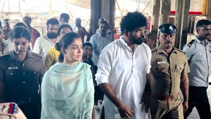 Nayanthara : முருகனை தரிசிக்க வந்த மூக்குத்தி அம்மன்... திருச்செந்தூருக்கு திடீர் விசிட் அடித்த நயன்தாரா