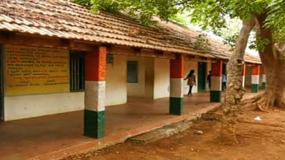 ಗಡಿಜಿಲ್ಲೆ ಚಾಮರಾಜನಗರದಲ್ಲಿ ಮತ್ತೆ ಶಿಕ್ಷಕರ ಕೊರತೆ; ಎಸ್‌ಎಸ್‌ಎಲ್‌ಸಿ ಫಲಿತಾಂಶ ಭಾರೀ ಕುಸಿತ!