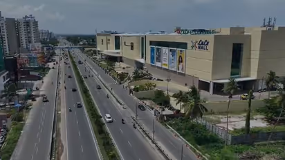 ലുലു മാളിൽ 15 മുതൽ 19 വരെ 'പൂരം', കൊടിയേറി, ഇനി കാത്തിരിക്കുന്നത് വമ്പൻ സര്പ്രൈസുകൾ, പങ്കെടുക്കാൻ പ്രമുഖർ