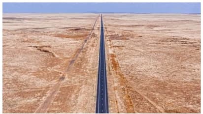 നീണ്ട് നിവര്‍ന്നൊരു റോഡ് അതും 240 കിലോമീറ്റര്‍ നീളത്തില്‍ 