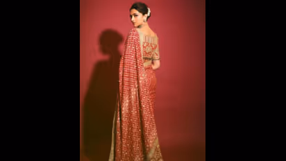 Casual chic to red carpet ready: Get inspired by 5 stunning traditional outfits of Deepika Padukone 