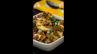 ஒருமுறை முட்டை பெப்பர் கிரேவி இப்படி செய்ங்க.. சூப்பரா இருக்கும்! இந்த டேஸ்ட்ட மறக்கவும் மாட்டீங்க..