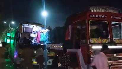 ലോറിയും ബസുകളും കൂട്ടിയിടിച്ചു: നാല് മരണം, ഇരുപതിലധികം പേർക്ക് പരിക്ക്