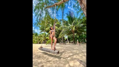 ಬಿಕಿನಿ ಧರಿಸಿ ಉಯ್ಯಾಲೆ ಆಡಿದ ಸಂಯುಕ್ತಾ ಹೆಗ್ಡೆ: ಬೇಸಿಗೆಯಲ್ಲಿ ಮತ್ತಷ್ಟು ಟೆಂಪರೇಚರ್ ಹೆಚ್ಚಿಸ್ಬೇಡಿ ಎಂದ ಪಡ್ಡೆಹೈಕ್ಳು!