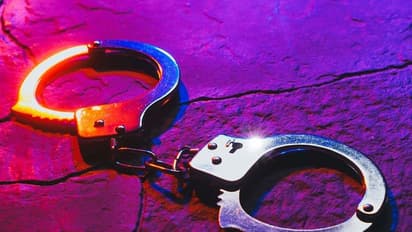 சென்னையில் ரூ.34,500 வழிப்பறி செய்த எஸ்.ஐ. அதிரடி கைது; ATM மையத்திற்கு வந்தவரிடம் போலீஸ் கைவரிசை