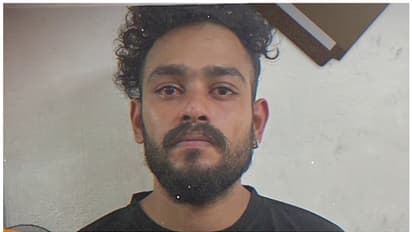 പൊലീസിന് നേരെ മുളകുപൊടി എറിഞ്ഞു രക്ഷപ്പെടാൻ പ്രതിയുടെ ശ്രമം;  സംഭവം കോടതിയിലെത്തിച്ചപ്പോള്‍, പിടിയില്‍