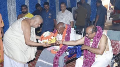 ಇಂದು 92ನೇ ಹುಟ್ಟುಹಬ್ಬ ಹಿನ್ನೆಲೆ ಲಕ್ಷ್ಮೀ ವೆಂಕಟೇಶ್ವರ ದೇವಸ್ಥಾನಕ್ಕೆ ತೆರಳಿ ಎಚ್‌ಡಿ ದೇವೇಗೌಡ ವಿಶೇಷ ಪೂಜೆ 