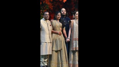 ஏழை ஜோடிகளுக்கு பிரம்மாண்ட திருமணம்.. அம்பானி குடும்பத்தின் விழா நடைபெறும் இடம் திடீர் மாற்றம்..