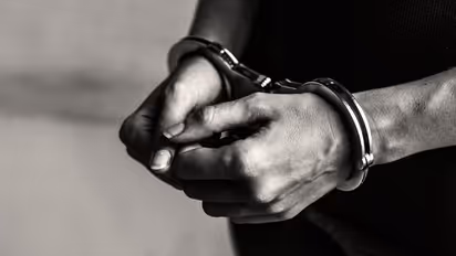 ಶೋ ರೂಮ್‌ಗಳೇ ಟಾರ್ಗೆಟ್: ದುಬಾರಿ ಬಟ್ಟೆ ಕದಿಯುತ್ತಿದ್ದ ಕುಖ್ಯಾತ ಕಳ್ಳನ ಬಂಧನ