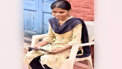 അന്ന് അന്ധയായ കുഞ്ഞിനെ ചവറ്റുകുട്ടയിലുപേക്ഷിച്ച് പോയവർ കാണുന്നുണ്ടോ? ഇന്നവൾ എവിടെയെന്ന്?