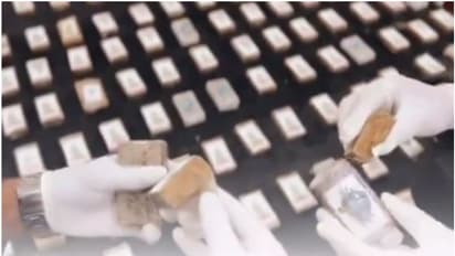 27 കിലോ ഹാഷിഷും കഞ്ചാവും, 200 ലഹരി ഗുളികകള്, 34 കുപ്പി മദ്യം; ലഹരിക്കടത്ത് ശൃംഖല തകർത്തു, അഞ്ച് പേർ പിടിയിൽ