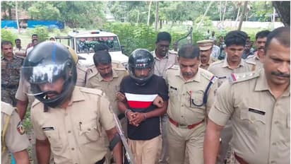ഭാര്യയെ കൊലപ്പെടുത്തിയ ഭര്‍ത്താവ് പിടിയില്‍; നാട്ടുകാരുടെ രോഷത്തിനിടെ എത്തിച്ചത് ഹെൽമറ്റ് വെച്ച്, തെളിവെടുപ്പ്